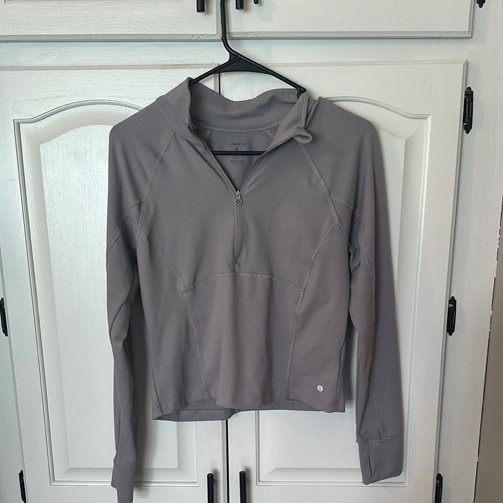 Layer 8 Size Medium Gray Women's Activewear Top